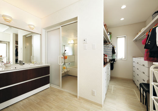 アトリエＳｕｍｉｋａ―住処―　創美建築企画　 ビルトインガレージでリビングから愛車を眺める。こだわりを実現した住まい/間取りを工夫/おしゃれな家の建築実例画像5