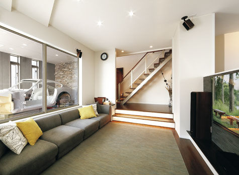 アトリエＳｕｍｉｋａ―住処―　創美建築企画　 ビルトインガレージでリビングから愛車を眺める。こだわりを実現した住まい/間取りを工夫/おしゃれな家の建築実例画像7