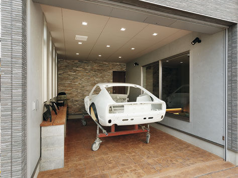 アトリエＳｕｍｉｋａ―住処―　創美建築企画　 ビルトインガレージでリビングから愛車を眺める。こだわりを実現した住まい/間取りを工夫/おしゃれな家の建築実例画像8