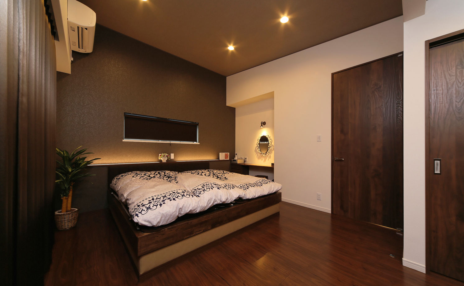 アトリエＳｕｍｉｋａ―住処―　創美建築企画　 【京都/おしゃれ/シンプルモダン/間取りあり】リビングに約4トンの水槽を設置。アクアリウムのような住まいの建築実例画像7