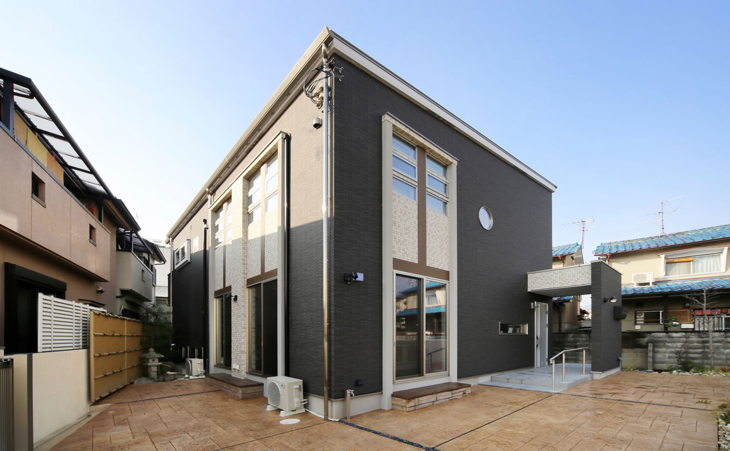 アトリエＳｕｍｉｋａ―住処―　創美建築企画　 【京都/おしゃれ/シンプルモダン/間取りあり】リビングに約4トンの水槽を設置。アクアリウムのような住まいの建築実例画像11