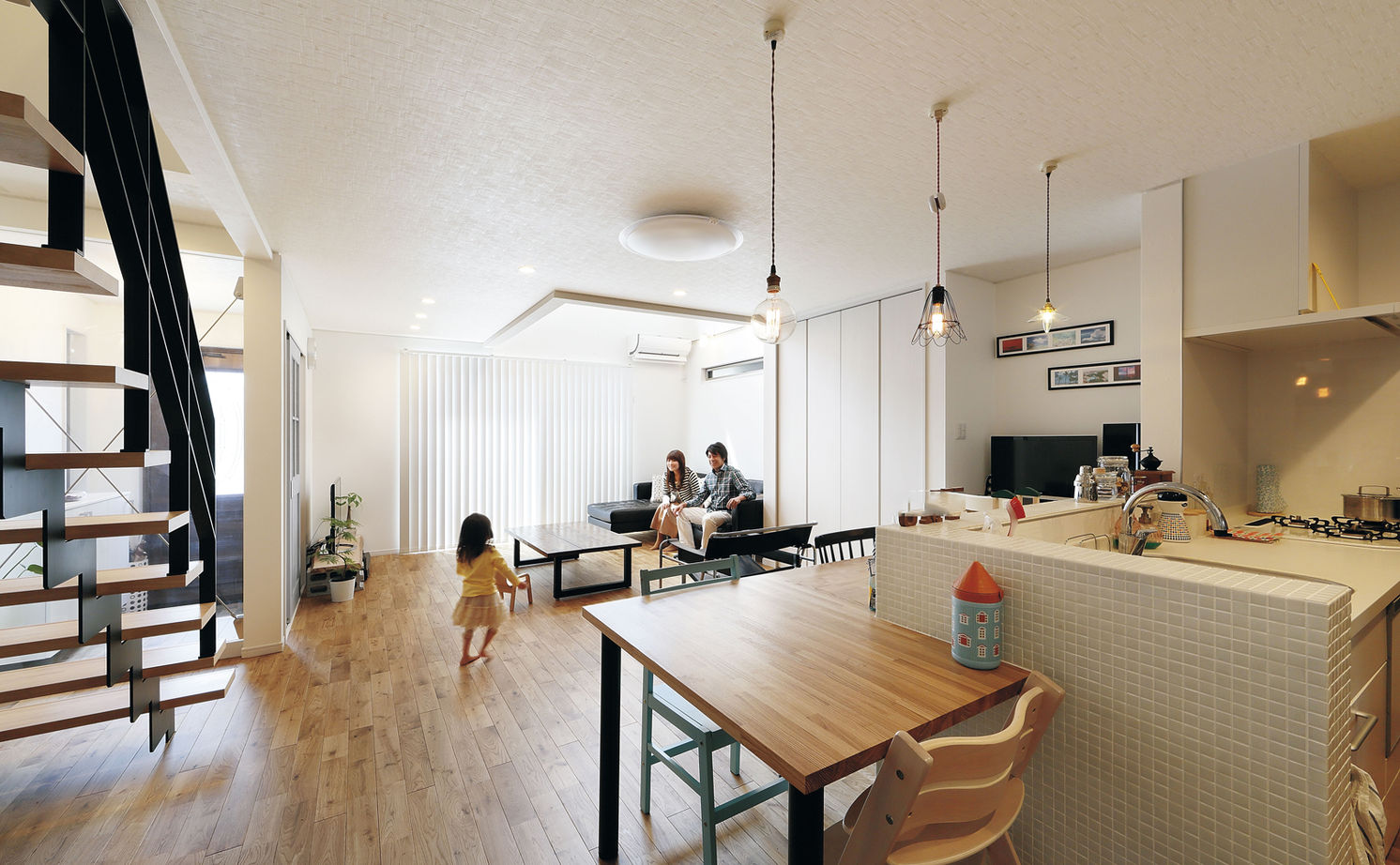 アトリエＳｕｍｉｋａ―住処―　創美建築企画　 【京都/20坪台/コンパクト/1000万円台/おしゃれ】家族や友人が集まる広々リビング。要望を叶えるプロの提案の建築実例画像3