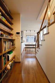 アトリエＳｕｍｉｋａ―住処―　創美建築企画　 【おしゃれ/間取りを工夫】運動、読書、お絵描き。子どもの成長を見守りながら、家族時間を楽しむ住まいの建築実例画像4