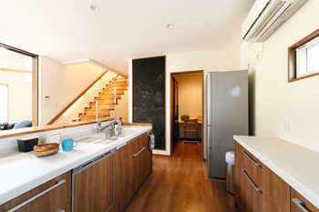 アトリエＳｕｍｉｋａ―住処―　創美建築企画　 【おしゃれ/間取りを工夫】運動、読書、お絵描き。子どもの成長を見守りながら、家族時間を楽しむ住まいの建築実例画像7