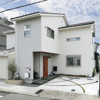 アトリエＳｕｍｉｋａ―住処―　創美建築企画　 【1000万円台/30坪/間取り図】回遊キッチンに景色を切り取る大窓。「ほしい！」をすべて詰め込んだ住まいの建築実例画像2