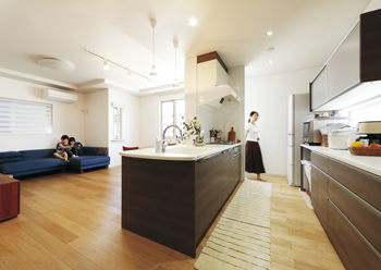 アトリエＳｕｍｉｋａ―住処―　創美建築企画　 【1000万円台/30坪/間取り図】回遊キッチンに景色を切り取る大窓。「ほしい！」をすべて詰め込んだ住まいの建築実例画像6