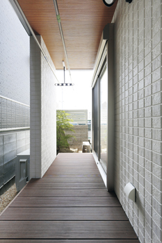 アトリエＳｕｍｉｋａ―住処―　創美建築企画　 【1000万円台/30坪/間取り図】回遊キッチンに景色を切り取る大窓。「ほしい！」をすべて詰め込んだ住まいの建築実例画像8