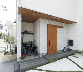 アトリエＳｕｍｉｋａ―住処―　創美建築企画　 【1000万円台/30坪/間取り図】回遊キッチンに景色を切り取る大窓。「ほしい！」をすべて詰め込んだ住まいの建築実例画像9