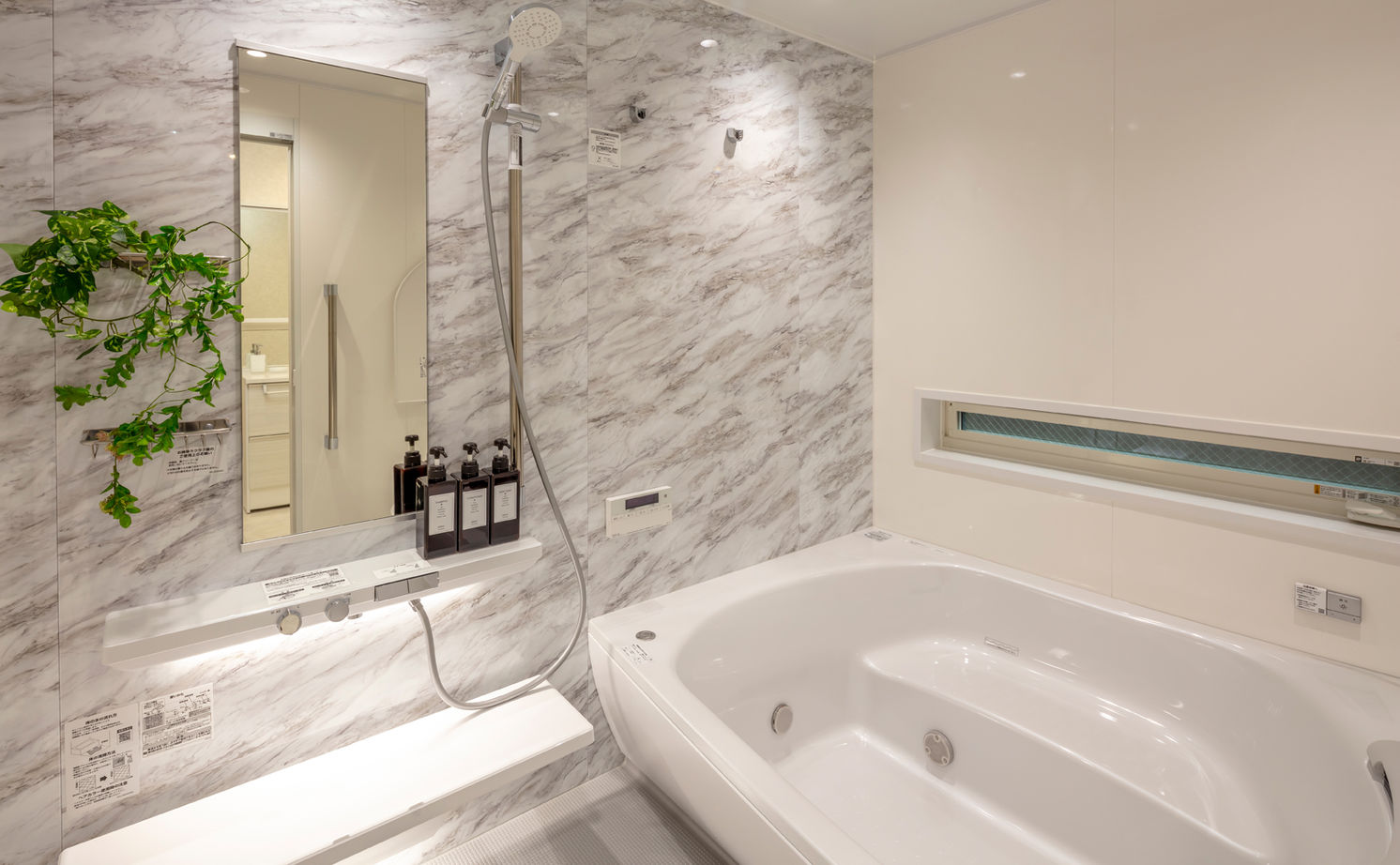 アトリエＳｕｍｉｋａ―住処―　創美建築企画　 【京都府/シアタールーム/ラグジュアリー】ガラスの間仕切りで視界が広がるホテルライクな住まいの建築実例画像8