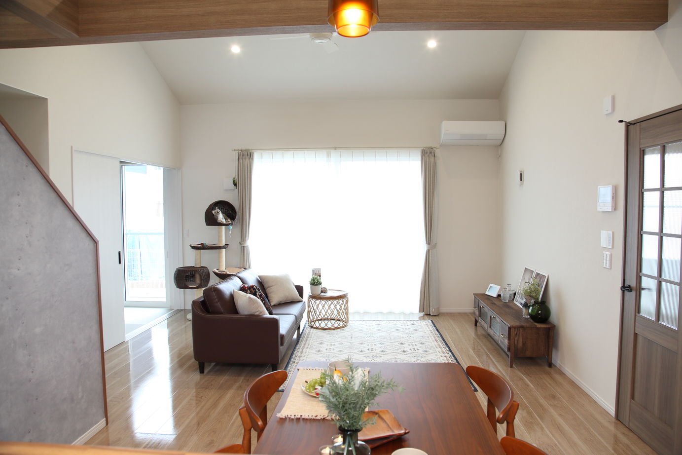 牡鹿観光・おしかホーム【石巻・東松島・女川】 平屋風2階建ての「猫」と暮らす家の建築実例画像4