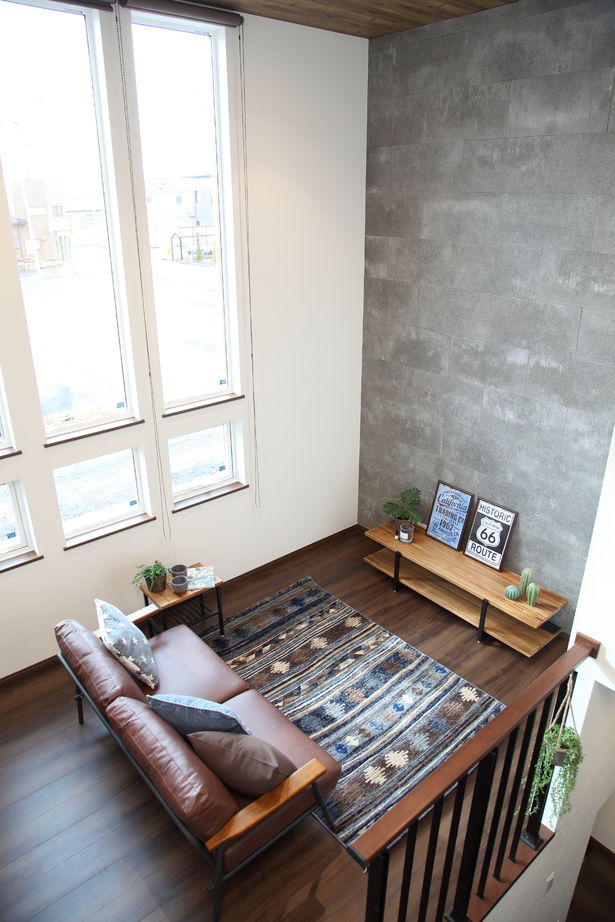 牡鹿観光・おしかホーム【石巻・東松島・女川】 かっこいいインテリアと趣味を楽しむ、0.5階1.5階のあるスキップフロアの家の建築実例画像2