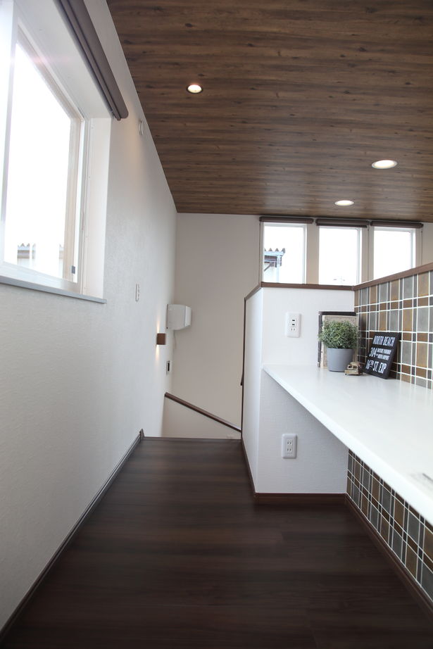 牡鹿観光・おしかホーム【石巻・東松島・女川】 かっこいいインテリアと趣味を楽しむ、0.5階1.5階のあるスキップフロアの家の建築実例画像7