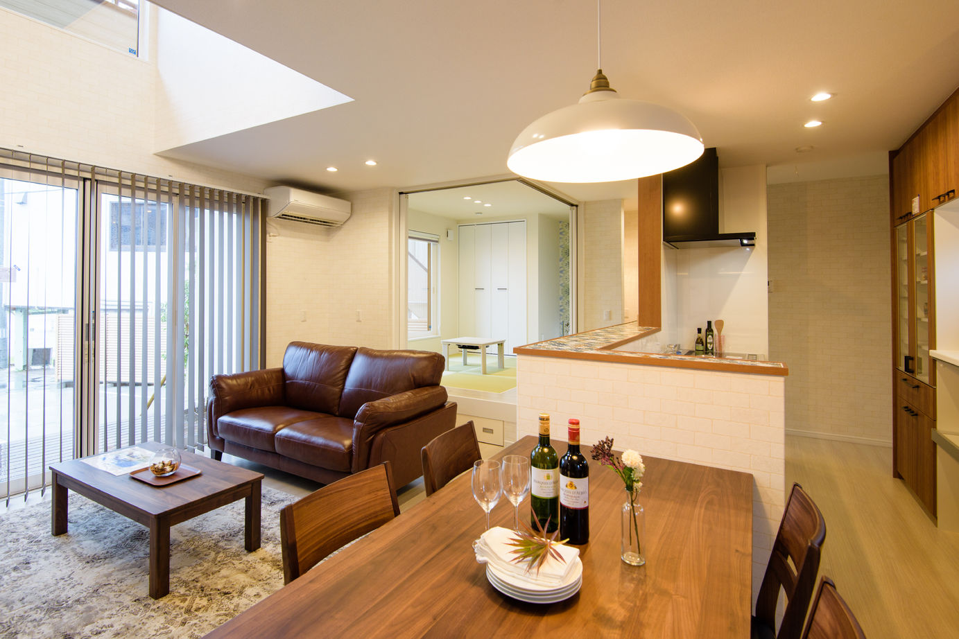 牡鹿観光・おしかホーム【石巻・東松島・女川】 家事ラク動線！吹抜リビングでも寒くない家の建築実例画像2