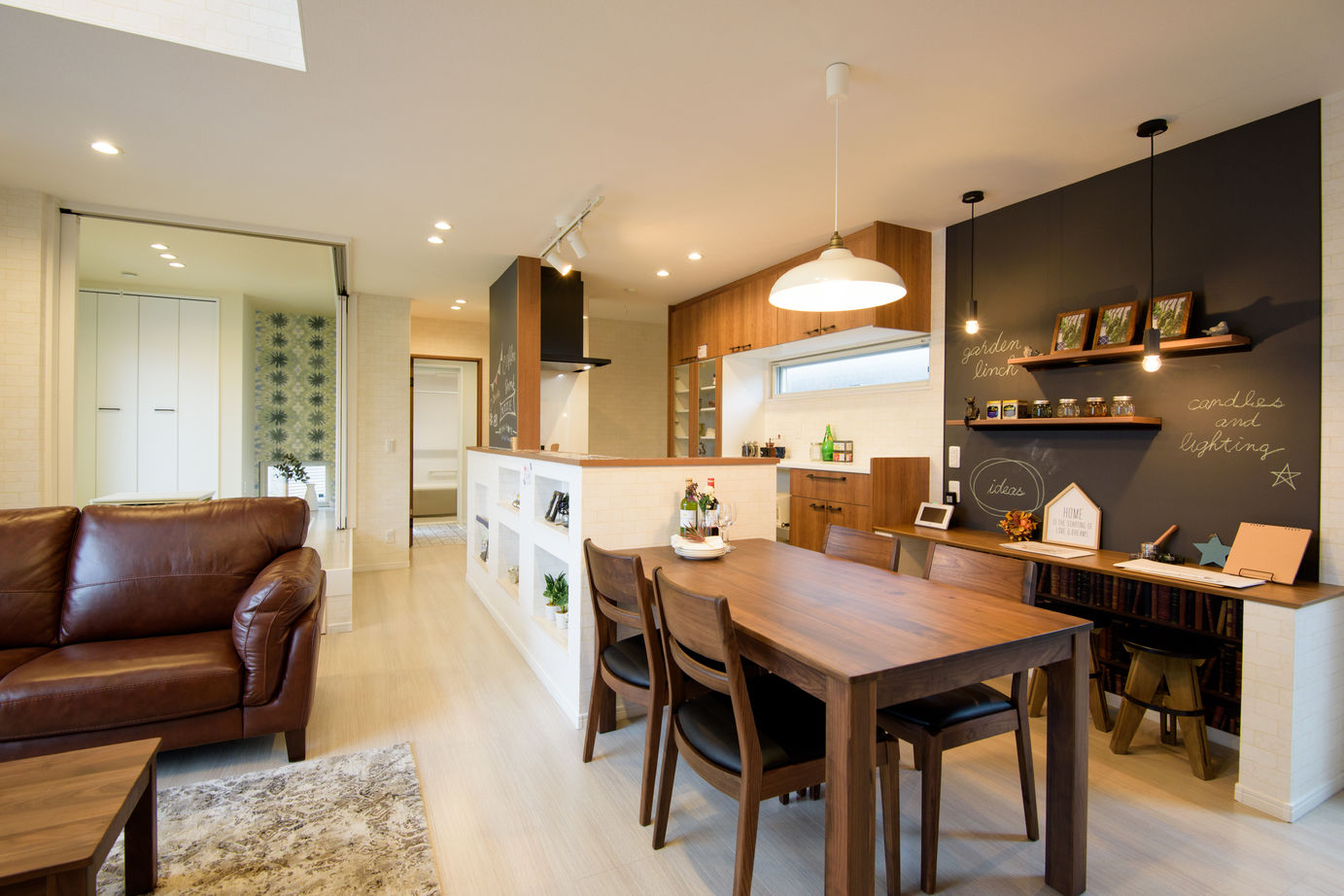 牡鹿観光・おしかホーム【石巻・東松島・女川】 家事ラク動線！吹抜リビングでも寒くない家の建築実例画像3