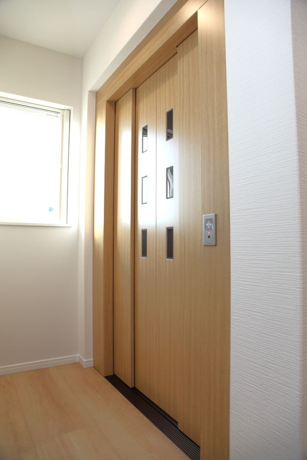 牡鹿観光・おしかホーム【石巻・東松島・女川】 三階建て屋上のある住まい。狭小地が、屋上、ガレージ、ホームエレベーター、IOT設備で快適な暮らしにの建築実例画像4