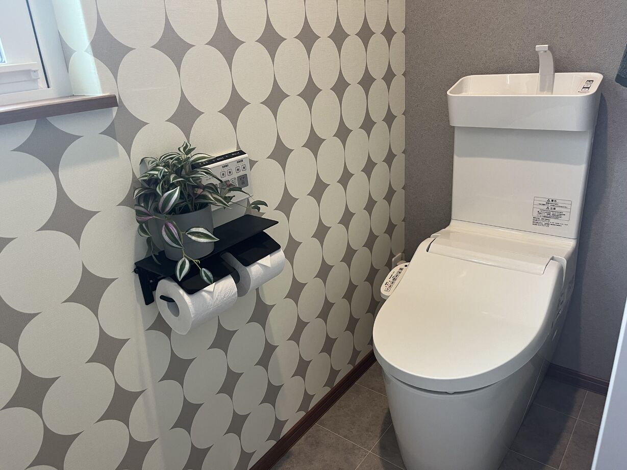 牡鹿観光・おしかホーム【石巻・東松島・女川】 プライバシーを守る窓設計の四角い家【CUBE】鉄骨階段と大きな吹抜、坪数を感じさせない充実な住まいの建築実例画像7