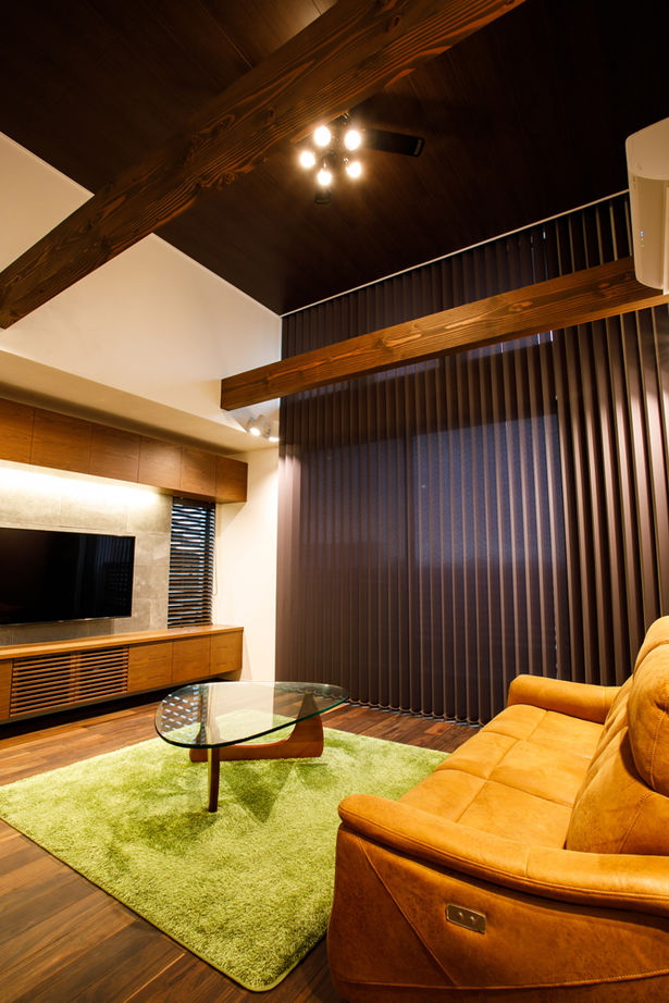 いい家つくる。善匠 【30坪台｜中庭】開放的な見晴らしを楽しむ２階リビング「中庭が見える玄関が一番のお気に入りです」の建築実例画像10