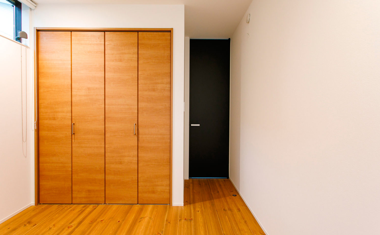 いい家つくる。善匠 【30坪台｜中庭】開放的な見晴らしを楽しむ２階リビング「中庭が見える玄関が一番のお気に入りです」の建築実例画像16