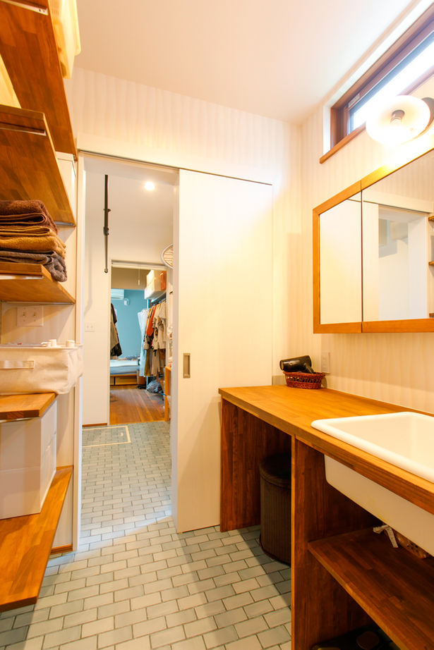 いい家つくる。善匠 【2000万円台｜34坪｜L字型の平屋】蔵のような和モダンな平屋「畳リビングには掘りごたつも造りました」の建築実例画像7