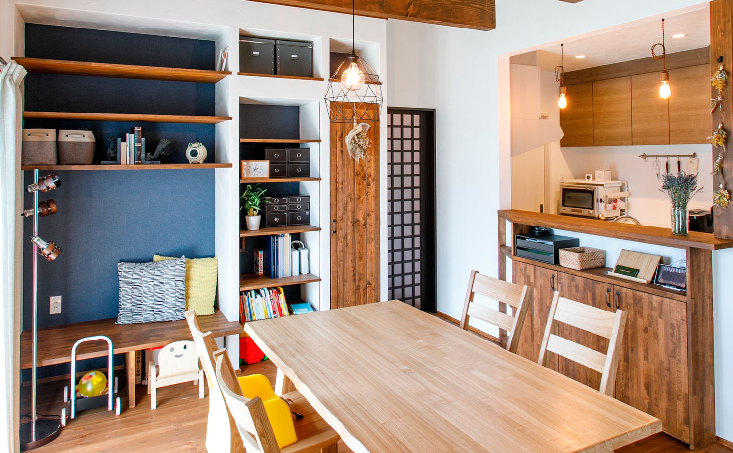 いい家つくる。善匠 【2000万円台｜34坪｜L字型の平屋】蔵のような和モダンな平屋「畳リビングには掘りごたつも造りました」の建築実例画像8