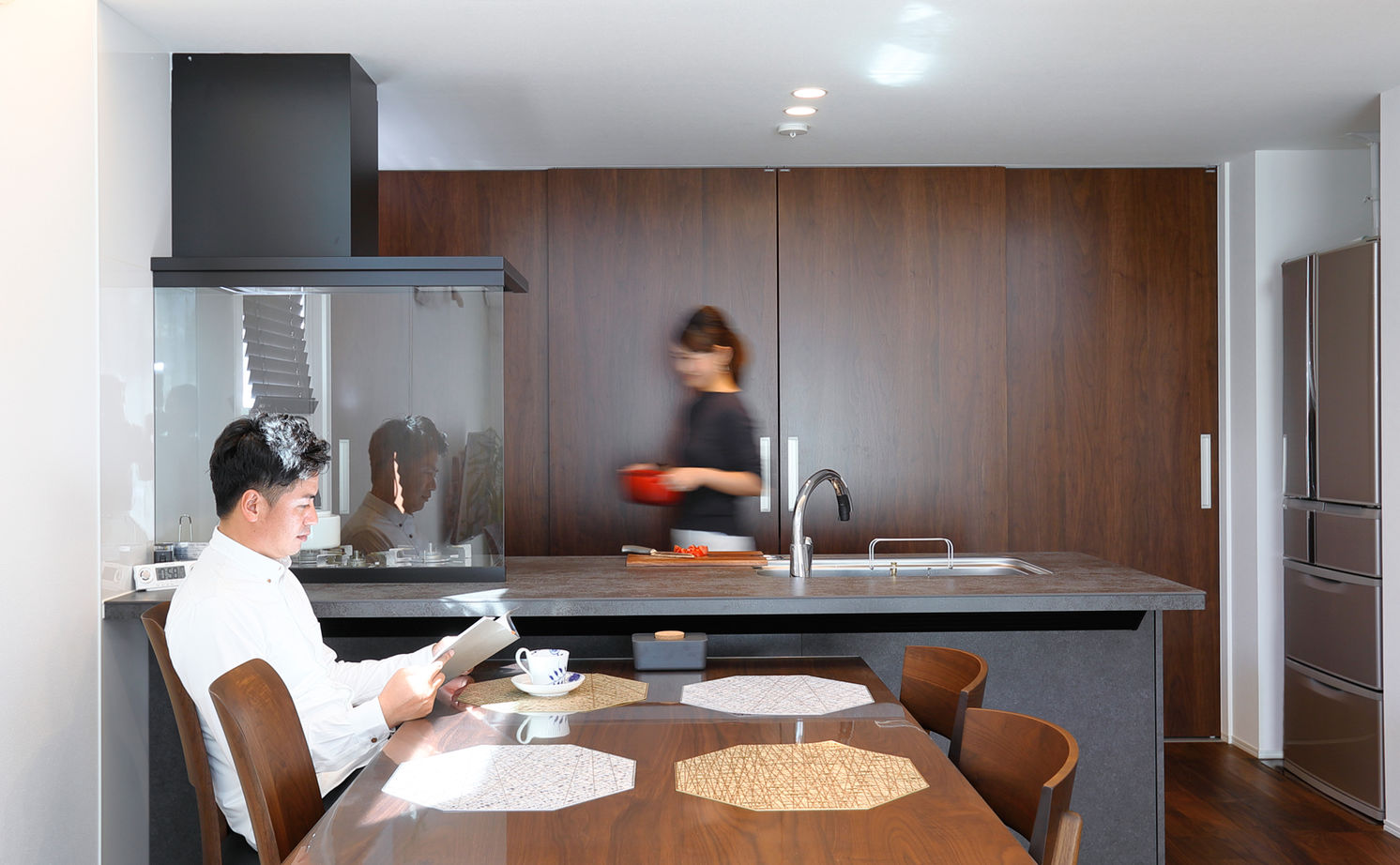 いい家つくる。善匠 【32坪｜間取り有】LDKに洗面があるシンプルモダンな家「スゴイ熱意で土地探しをしてくれました」の建築実例画像3