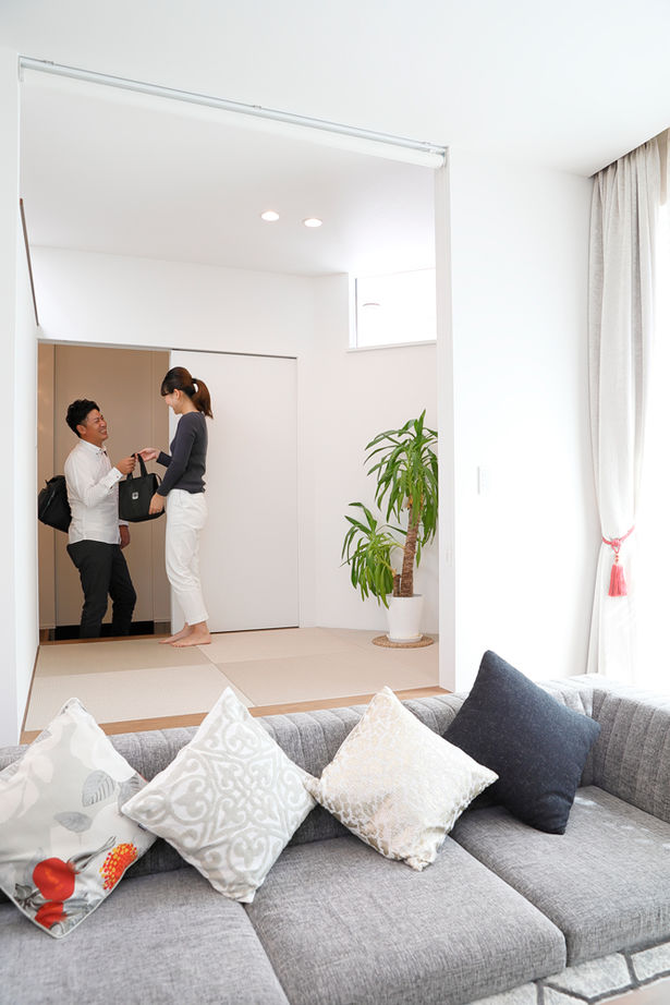 いい家つくる。善匠 【32坪｜間取り有】LDKに洗面があるシンプルモダンな家「スゴイ熱意で土地探しをしてくれました」の建築実例画像6