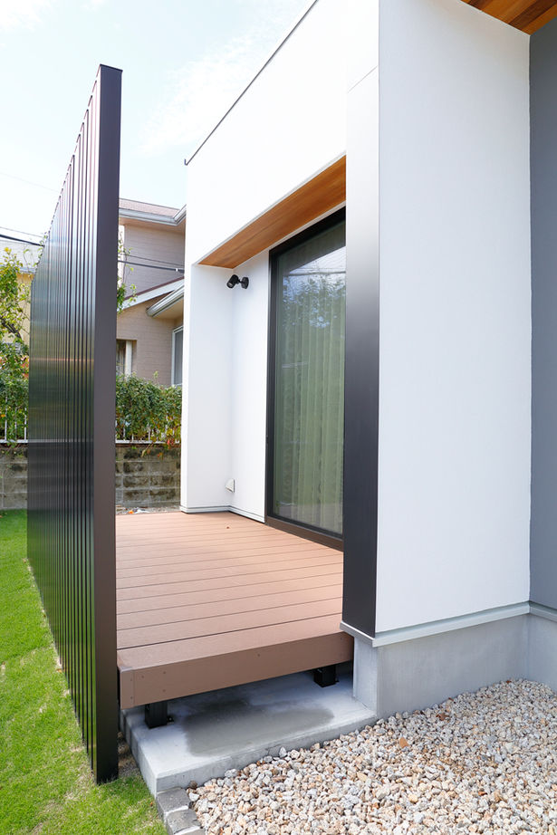 いい家つくる。善匠 【32坪｜間取り有】LDKに洗面があるシンプルモダンな家「スゴイ熱意で土地探しをしてくれました」の建築実例画像11