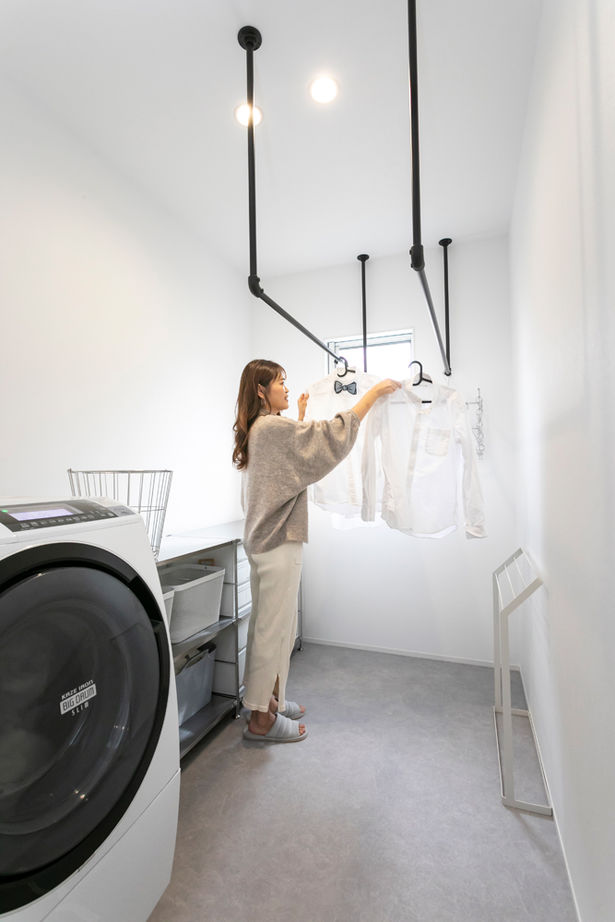 いい家つくる。善匠 【30坪未満｜中庭｜間取り有】中庭が見える玄関からLDKはワンフロアな間取り「開放感が気に入っています」の建築実例画像10