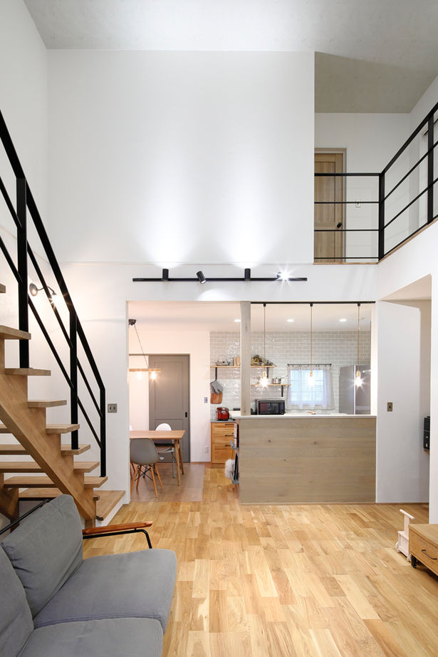 いい家つくる。善匠 【2000万円台｜38坪】ぬり壁と三角屋根のおしゃれな家「リビングには家族が自然に集まります」の建築実例画像6