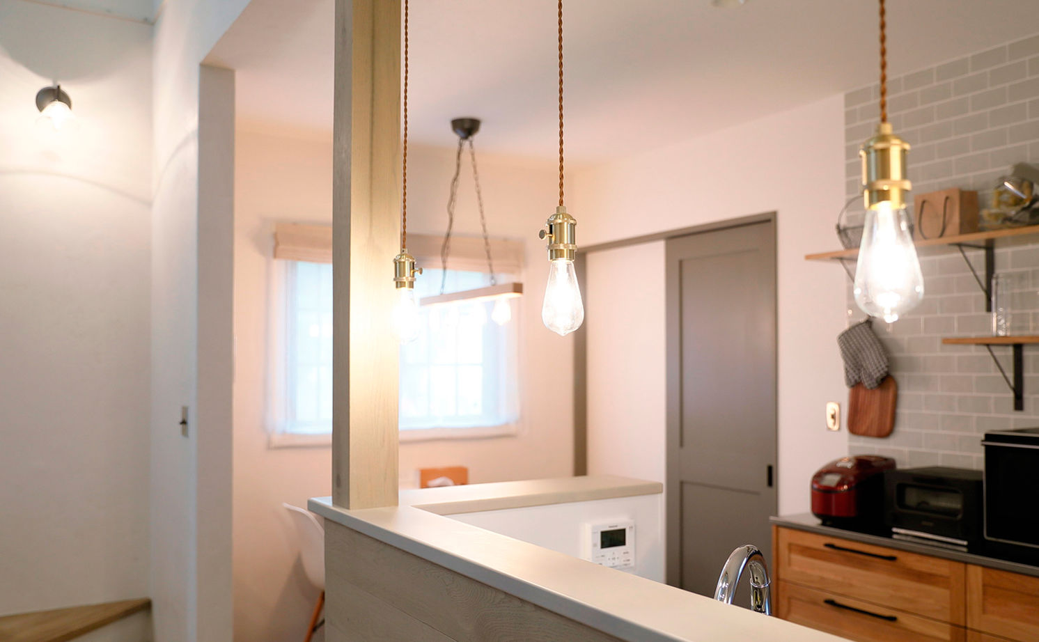 いい家つくる。善匠 【2000万円台｜38坪】ぬり壁と三角屋根のおしゃれな家「リビングには家族が自然に集まります」の建築実例画像10