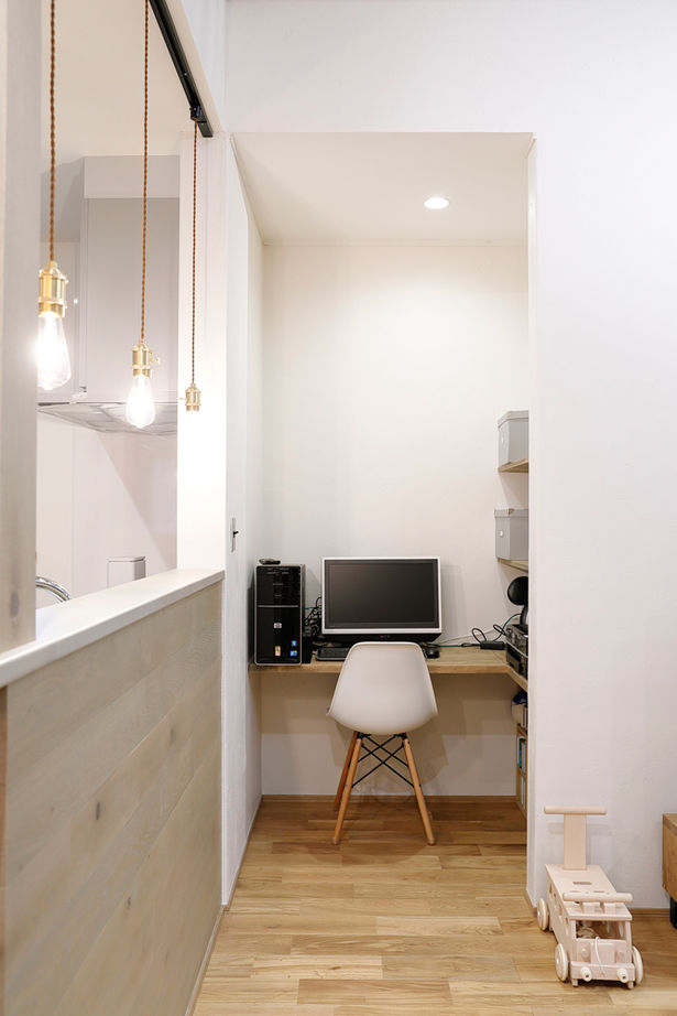 いい家つくる。善匠 【2000万円台｜38坪】ぬり壁と三角屋根のおしゃれな家「リビングには家族が自然に集まります」の建築実例画像12