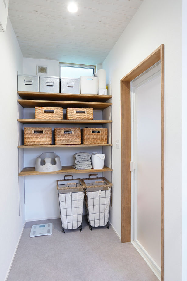 いい家つくる。善匠 【2000万円台｜38坪】ぬり壁と三角屋根のおしゃれな家「リビングには家族が自然に集まります」の建築実例画像14