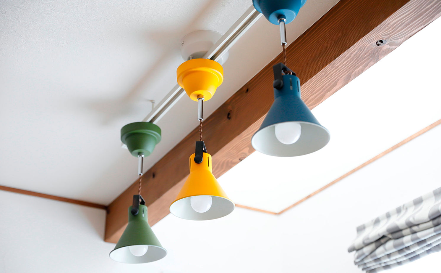 いい家つくる。善匠 【30坪未満｜間取り有】家族の距離を縮める小上がりスペース。南北に細長い土地でも吹抜けで明るく開放的にの建築実例画像11