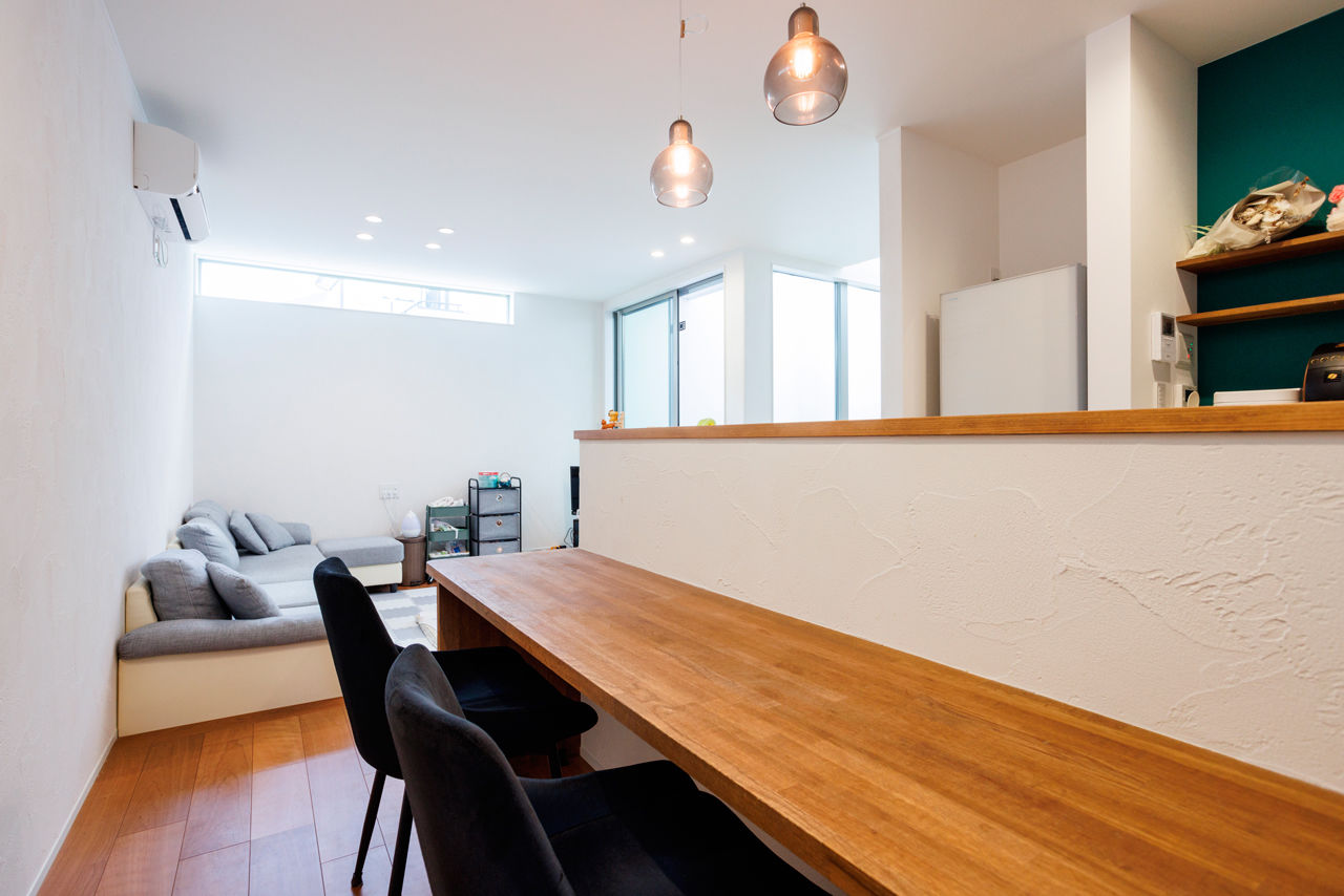 いい家つくる。善匠 【1000万円台｜30坪未満の家｜間取り有】囲まれた中庭やアイアン階段、ダウンリビングのあるコンパクトな家の建築実例画像7