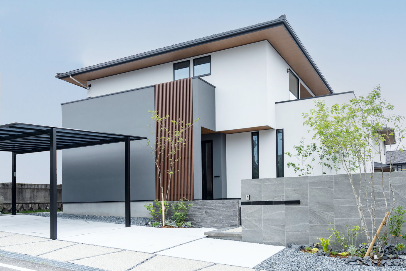 いい家つくる。善匠 【46坪｜自然素材｜モダン】陽の光につつまれる、シンプルモダンな邸宅の建築実例画像1