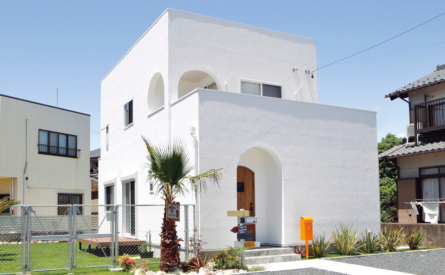 いい家つくる。善匠 【2000万円台｜30坪未満｜間取り有】海外テイスト満載の２階建て「空間ごとにイメージを変えました」の建築実例画像1