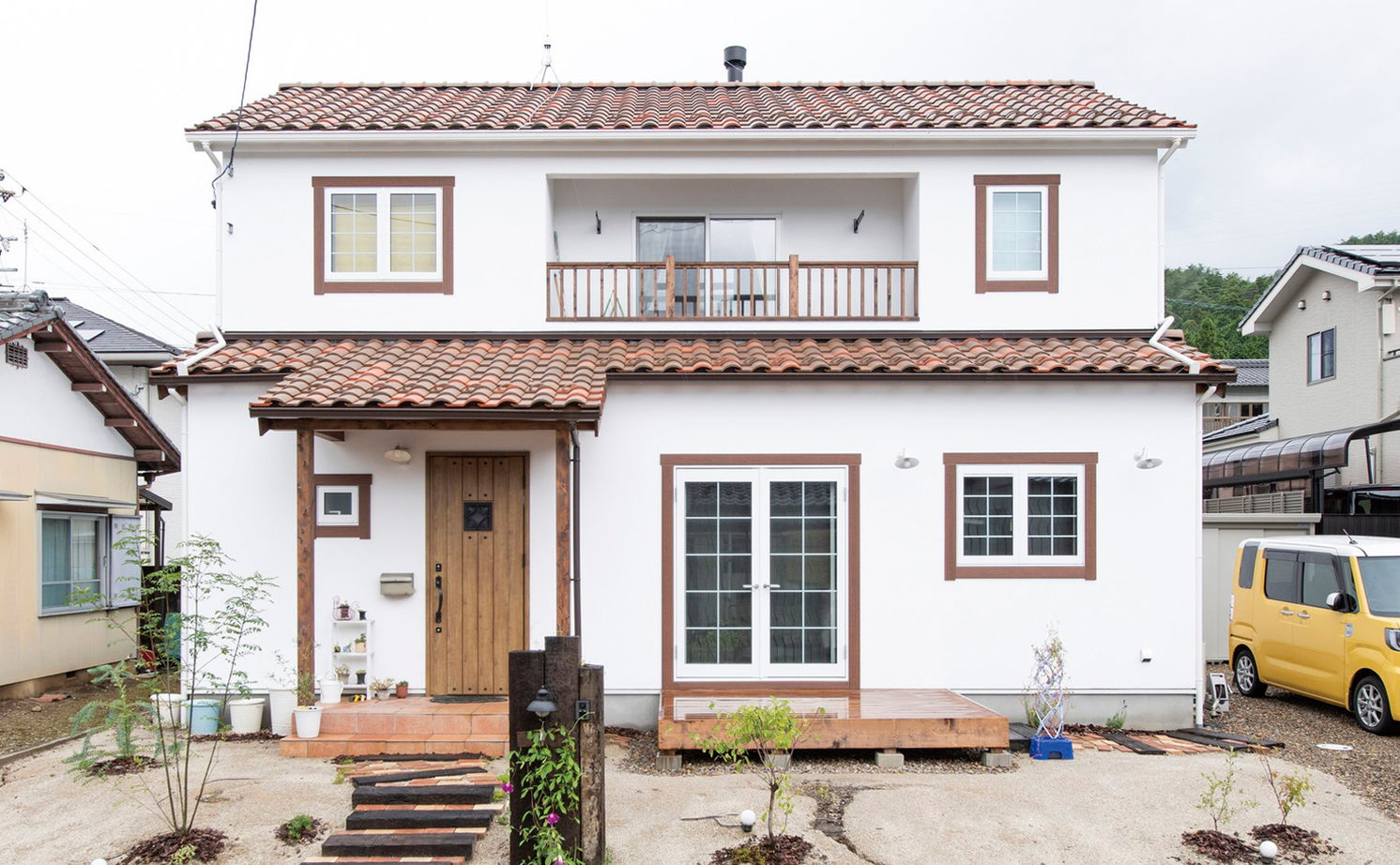 いい家つくる。善匠 【2000万円台｜間取り有】30坪のおしゃれな２階建て「薪ストーブのあるリビングに家族が自然に集まります」の建築実例画像1