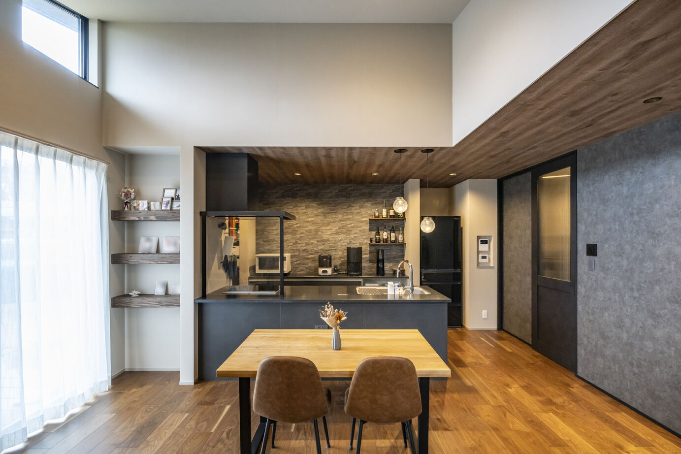 いい家つくる。善匠 【2000万円台前半｜27坪】隠し扉のあるモダンカッコイイ平屋の建築実例画像6