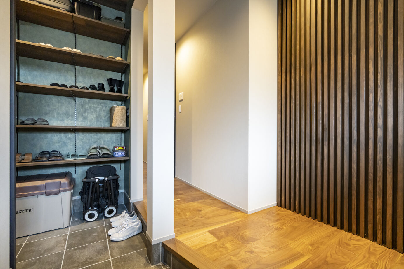 いい家つくる。善匠 【2000万円台前半｜27坪】隠し扉のあるモダンカッコイイ平屋の建築実例画像8