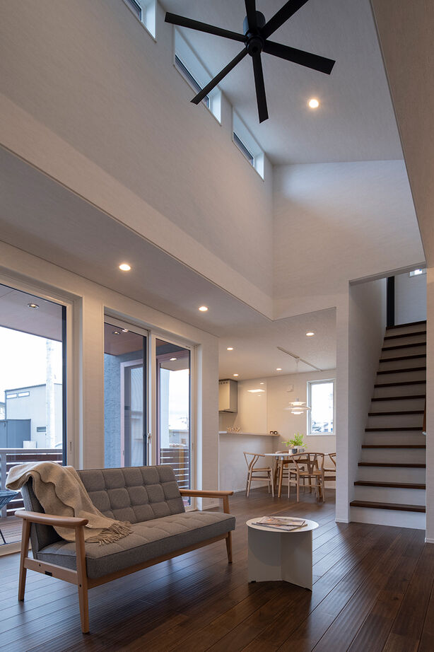 茂山組 蓄電池搭載の省エネ住宅。1階で暮らしが完結する平屋プラスワンの家の建築実例画像3