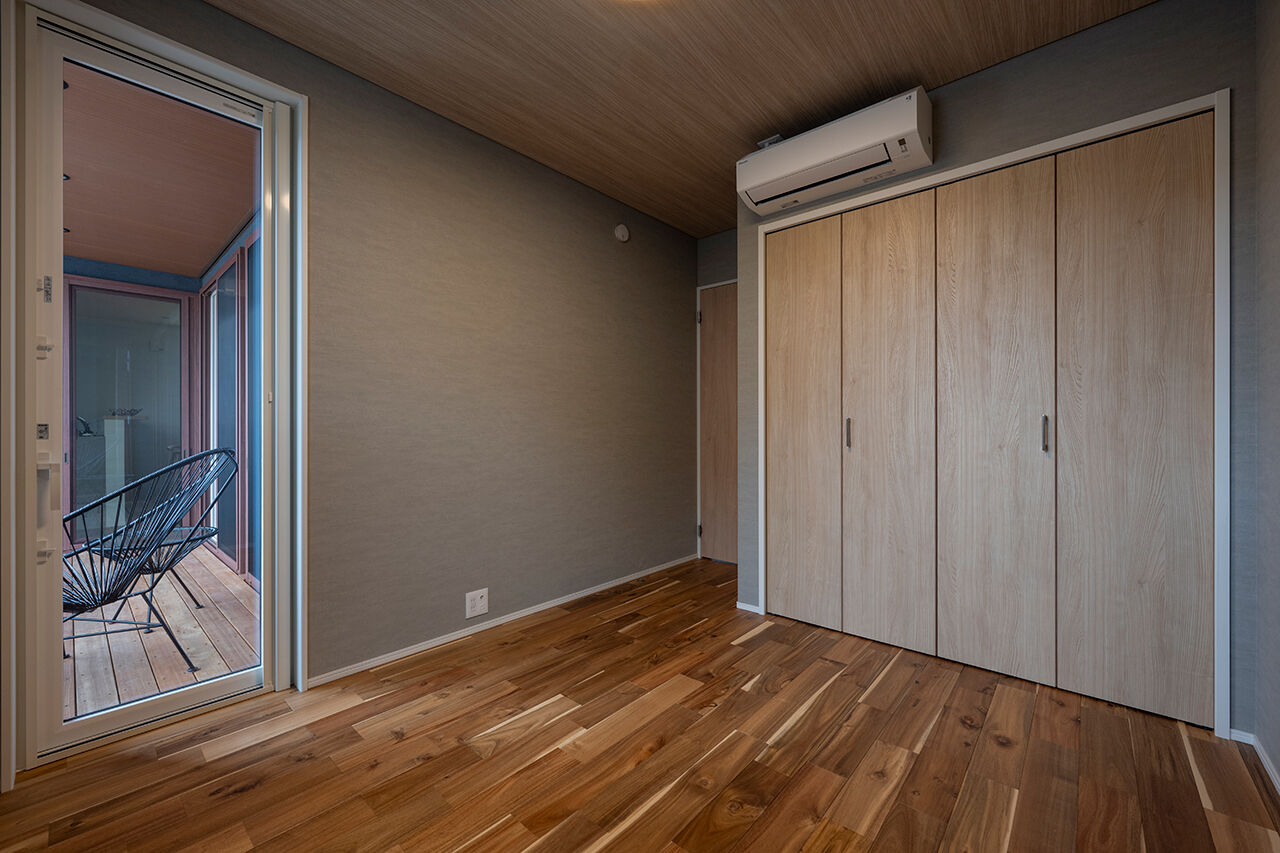 茂山組 蓄電池搭載の省エネ住宅。1階で暮らしが完結する平屋プラスワンの家の建築実例画像8