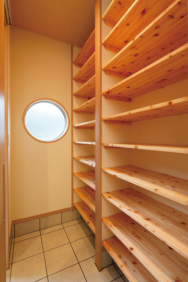 茂山組 明るくのびのび子どもが育つ、太陽光発電システム搭載の平屋の家の建築実例画像4