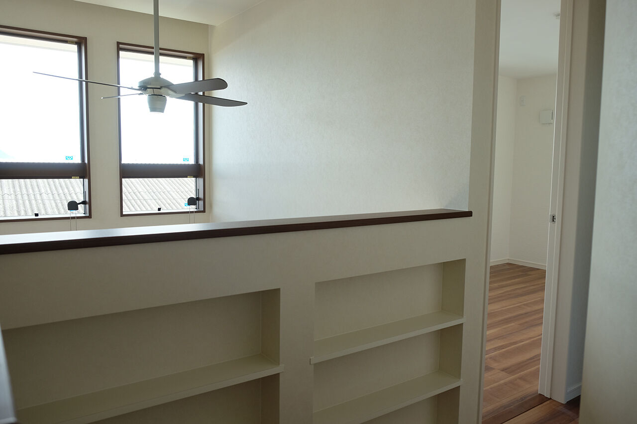 茂山組 海と青空が似合う連続窓がスタイリッシュな家の建築実例画像7