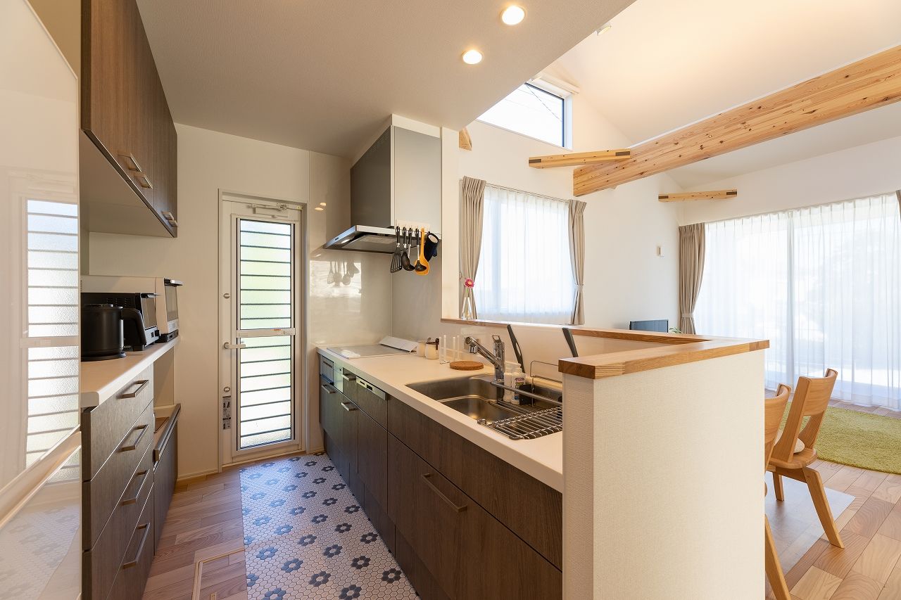 大きな森　永井工業 1階に夫婦の生活動線を集中させた暮らしやすい家の建築実例画像2