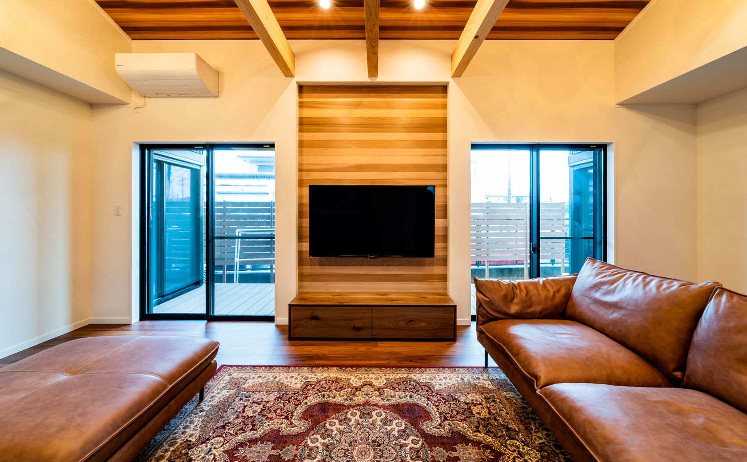 フォーシステムカンパニー 【羽曳野市/1431万円/間取り図有/30坪台】木の風合いでオシャレな勾配天井のヴィンテージ風デザインの平屋の建築実例画像7