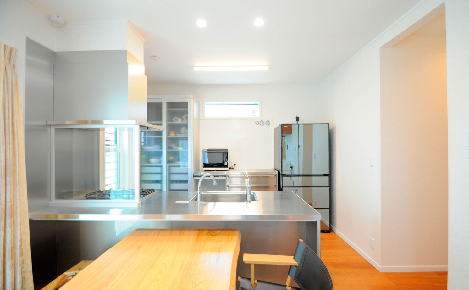 フォーシステムカンパニー 【八尾市/2229万円/間取図有】格調高いデザインと高い性能、暮らしやすい工夫を盛り込んだ住まいの建築実例画像5