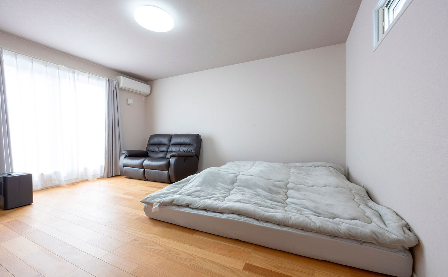 フォーシステムカンパニー 【大阪府/1756万円/間取り図有/長期優良】木目調×グレーでまとめたナチュラルモダンな愛犬と暮らす家の建築実例画像16