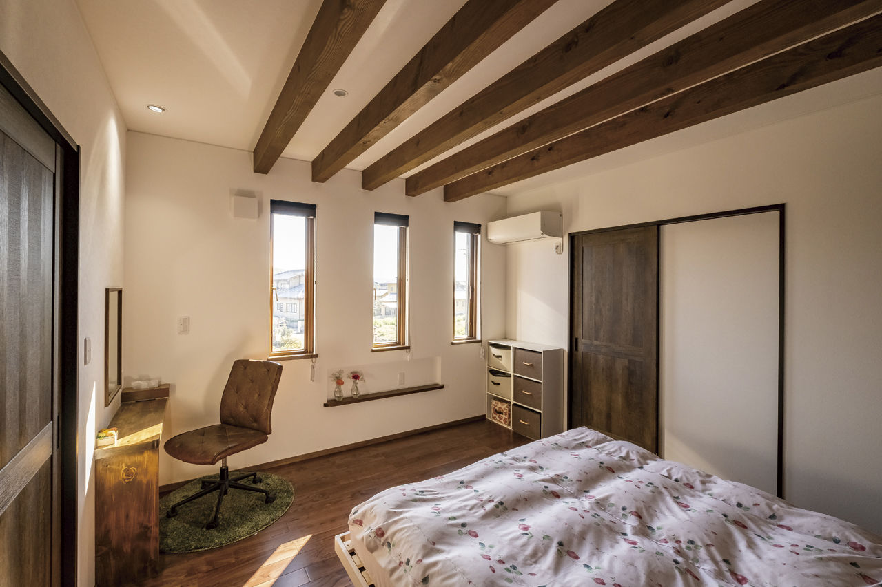 TDホーム静岡西　ウエストンホームズ 【静岡市｜二世帯住宅】三世代にやさしい天然木の高性能住宅。坪庭のあるバスルームは旅館のようの建築実例画像9