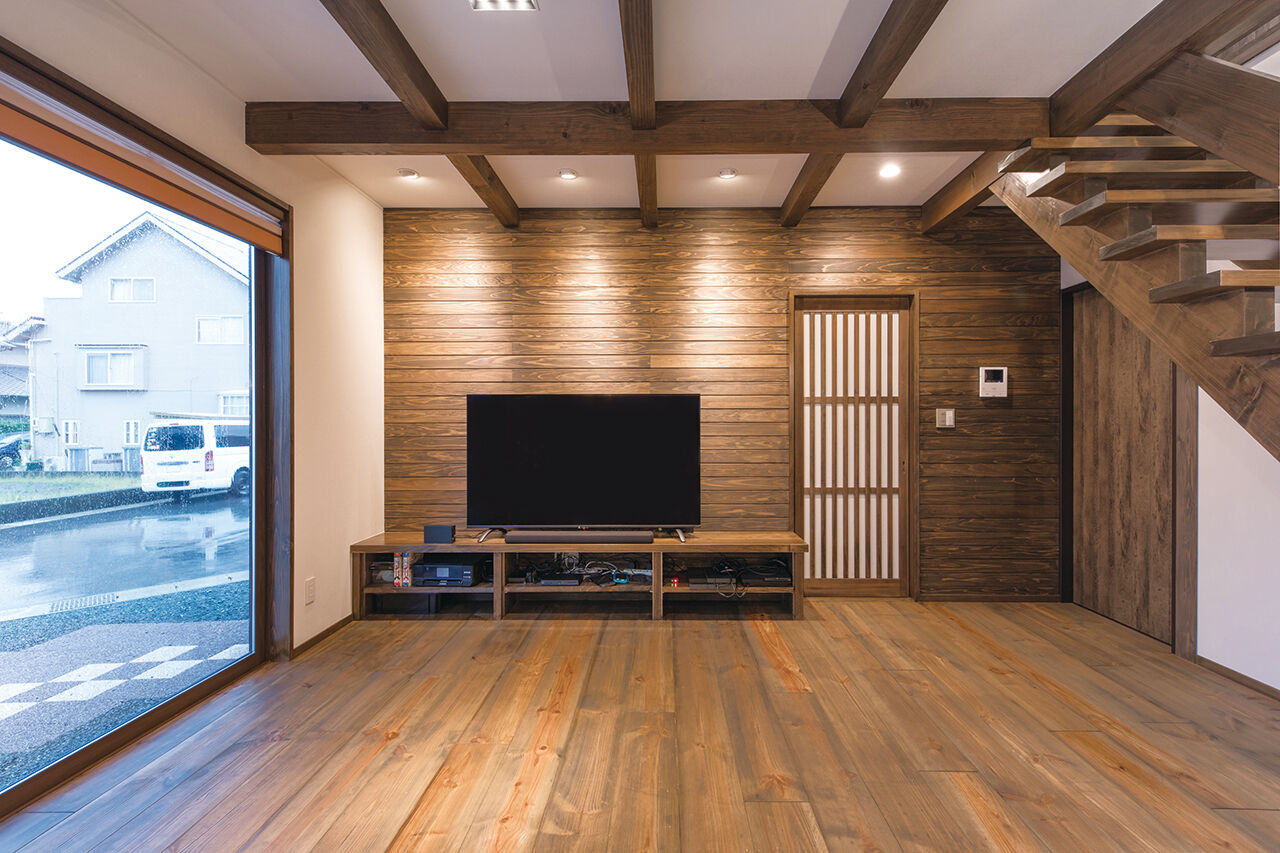 TDホーム静岡西　ウエストンホームズ 【焼津市｜2000万円台】どこか懐かしい雰囲気にほっとくつろぐ。レトロ感あふれる無垢の家の建築実例画像3