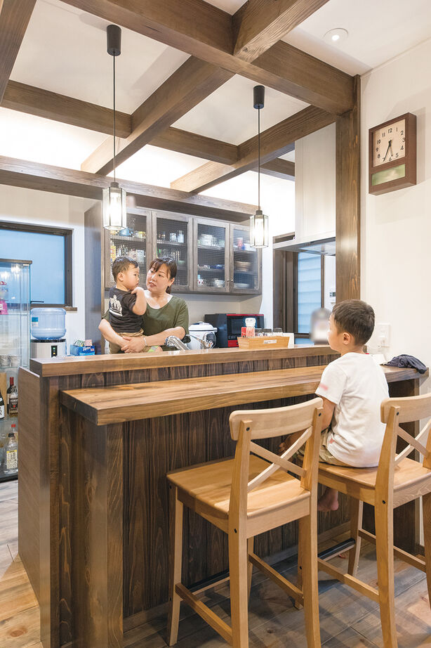 TDホーム静岡西　ウエストンホームズ 【焼津市｜2000万円台】どこか懐かしい雰囲気にほっとくつろぐ。レトロ感あふれる無垢の家の建築実例画像4